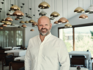 Bom filho a casa torna. Chef Miguel Laffan está de volta ao leme da cozinha estrelada do Mapa