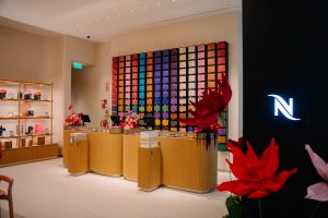 Bom filho a casa torna. Nespresso reabre a boutique em Cascais (e pode provar os cafés que quiser)