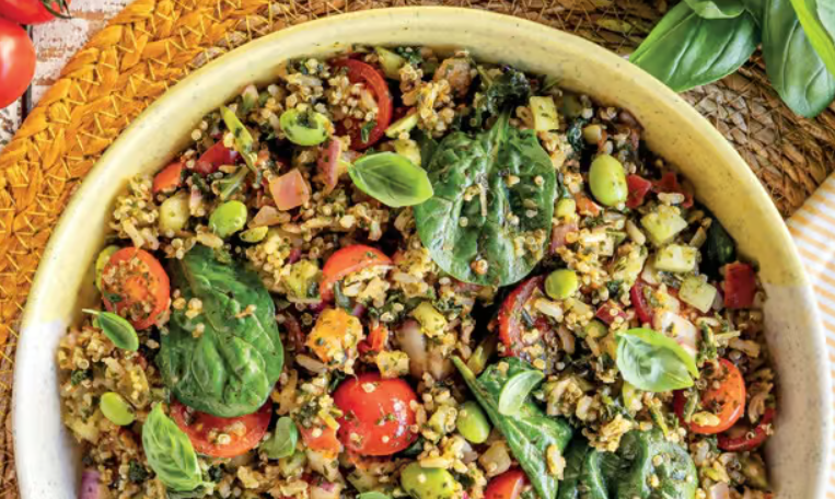 Da grega à mediterrânea. 5 receitas de saladas deliciosas e simples que tem de fazer neste verão