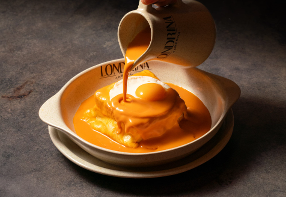 Esta quarta-feira, já pode comer as francesinhas da Taberna Londrina num novo restaurante no Porto