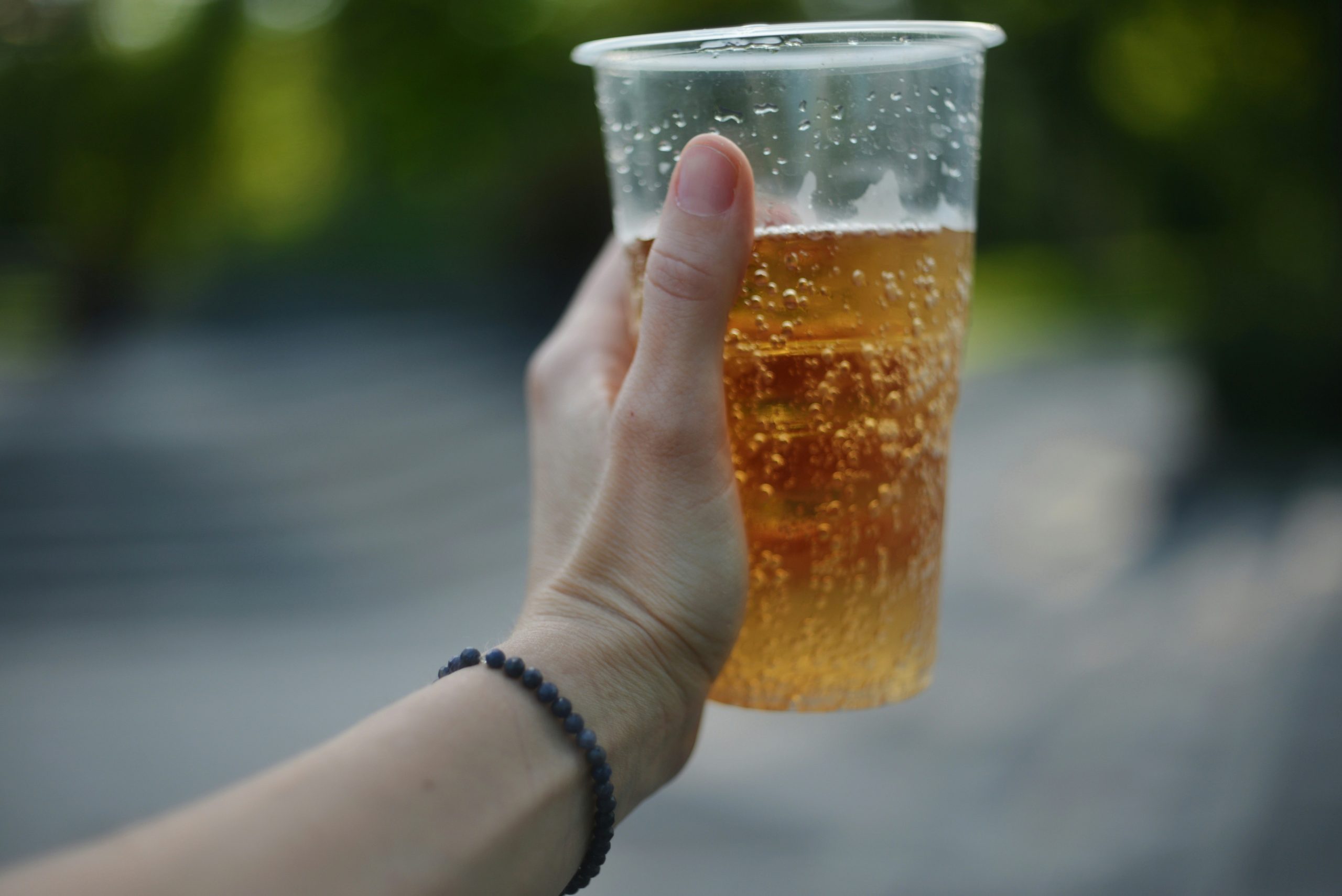 Lisboa sem álcool na rua. Moradores da capital querem proibir a 100% o consumo. Porquê?