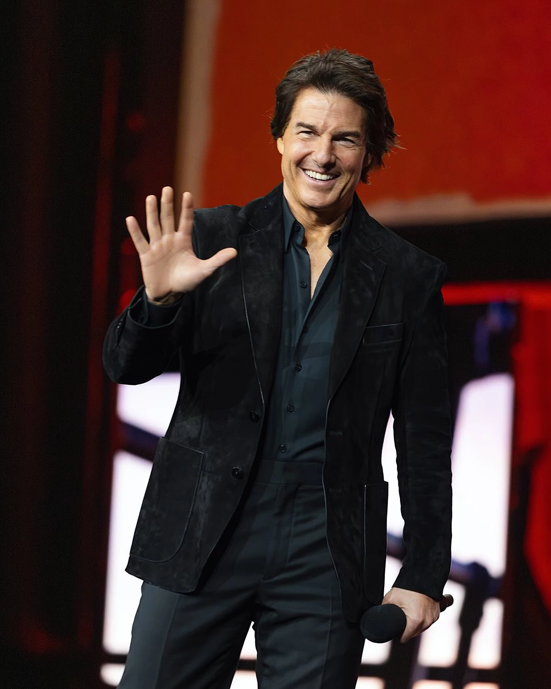 Tom Cruise volta a dar que falar depois de sair de hotel com conhecida estrela de Hollywood. Saiba quem