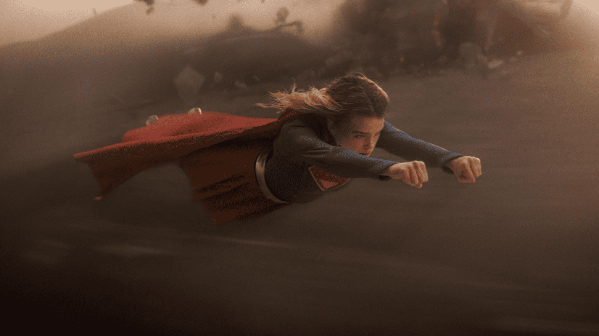 “Supergirl” é um dos piores filmes de super-heróis? Críticos arrasam nova produção da DC de alto a baixo