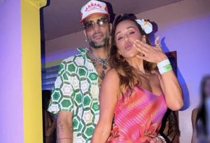 Lembra-se do vestido épico de Rita Pereira na casita de Bad Bunny? Está com um mega desconto (e a custar menos de 21€)