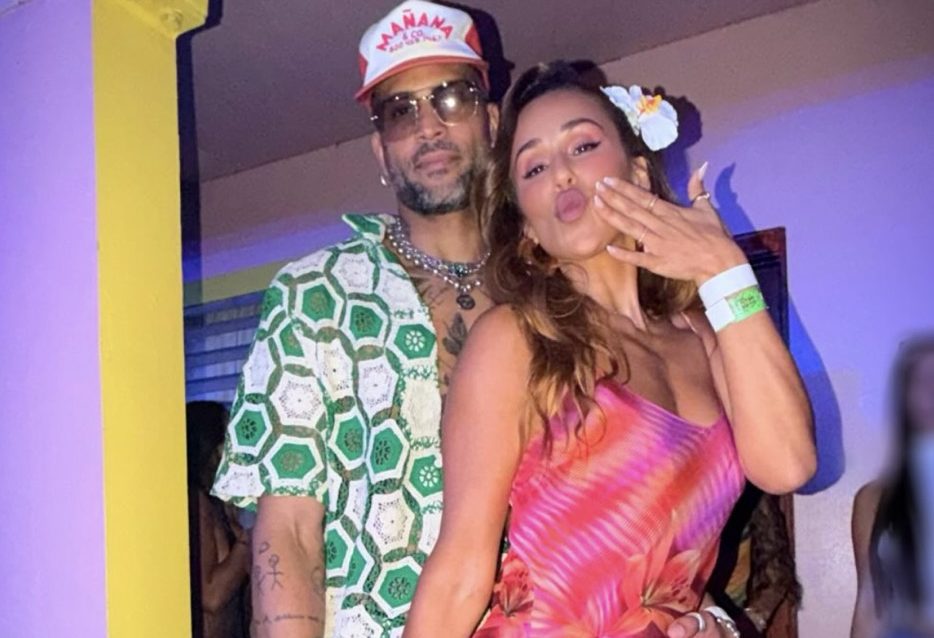 Lembra-se do vestido épico de Rita Pereira na casita de Bad Bunny? Está com um mega desconto (e a custar menos de 21€)