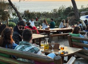 Cascais Solstice Weekend. Este evento celebra o solstício de verão com música e rituais ancestrais. Saiba tudo