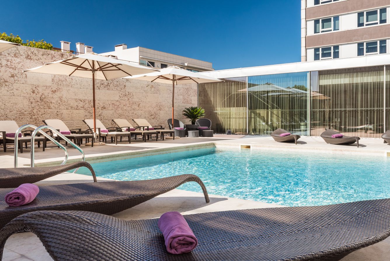 Piscina, spa e a nova sandes gulosa de Olivier. O Sheraton Lisboa tem tudo o que precisa para um verão de sonho