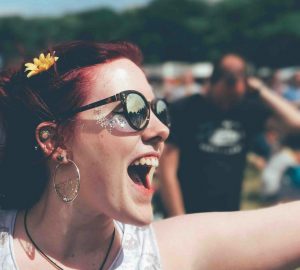 Esta loja vai estar a oferecer maquilhagens festivaleiras para o Rock in Rio durante o fim de semana. Saiba como aproveitar