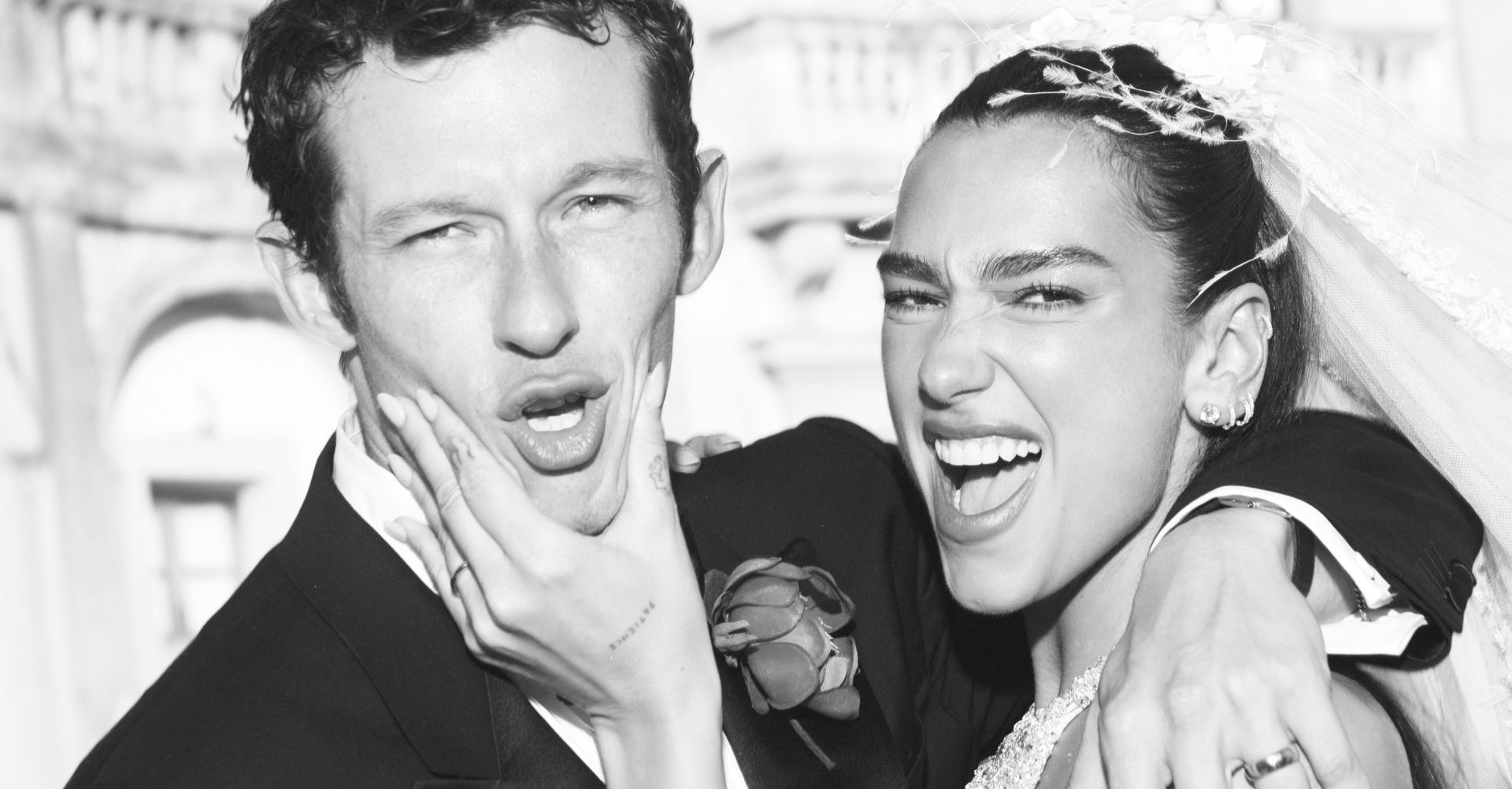 Vestido Chanel e uma cerimónia de sonho. Veja as fotos do casamento de Dua Lipa e Callum Turner