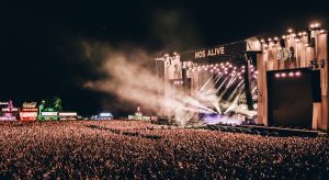 Vai poder fazer a trend da Rocinha no NOS Alive — e é à borla. Saiba o que tem de fazer para gravar o vídeo mais famoso do momento