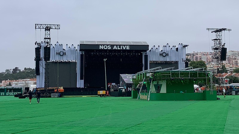 NOS Alive. Há mais um novo palco no festival e é focado nos livros (sim, leu bem). Saiba tudo sobre esta estreia