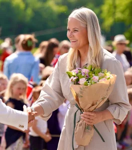 Após agravamento do estado de saúde, princesa Mette-Marit da Noruega já fez transplante pulmonar