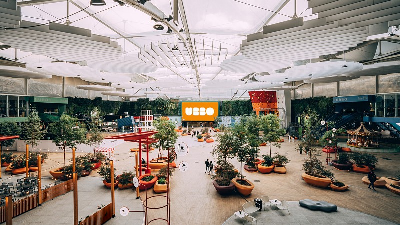 Escorregas, trampolins e 360 mil bolas. A piscina gigante do UBBO está de volta. Saiba quanto custa e os horários