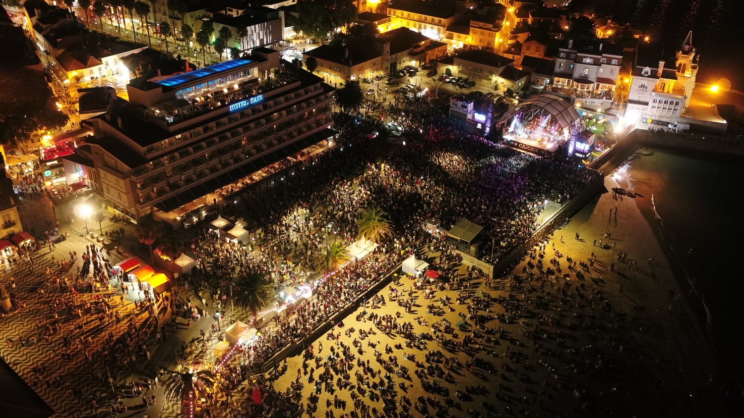 Cascais Fest. Vai poder dançar até não conseguir mais na Praia de Carcavelos. HMB e Padre Guilherme estão no cartaz
