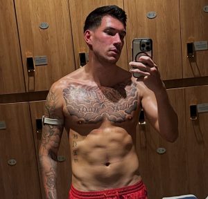 Nuno Pereira faz suspirar dentro e fora do “Big Brother Verão”. Veja as fotos bem ousadas do jogador de futebol