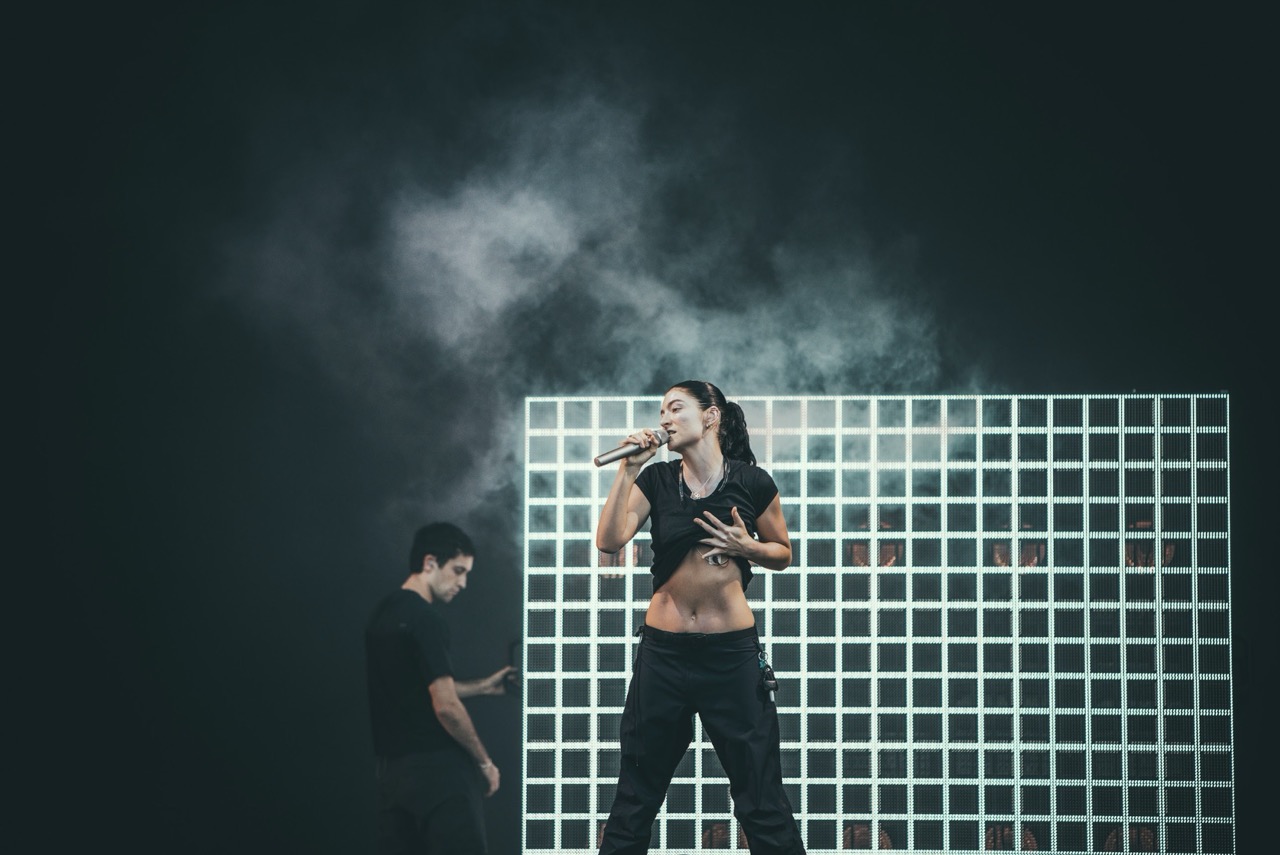 O concerto de Lorde foi um abraço ao nosso “eu” adolescente. 3 destaques do espetáculo da artista no NOS Alive