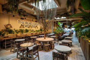 Honest Greens abre o maior restaurante da marca no centro de Lisboa. Saiba onde fica e o que pode comer