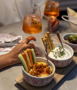 Cocktails, DJ sets e vista sobre Lisboa. Há uma festa de verão a chegar ao rooftop do Mama Shelter