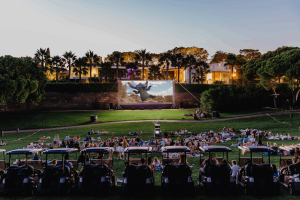 De piquenique a cinema ao ar livre. O resort “mais prestigiado da Europa” tem tudo o que precisa para um verão de sonho em família