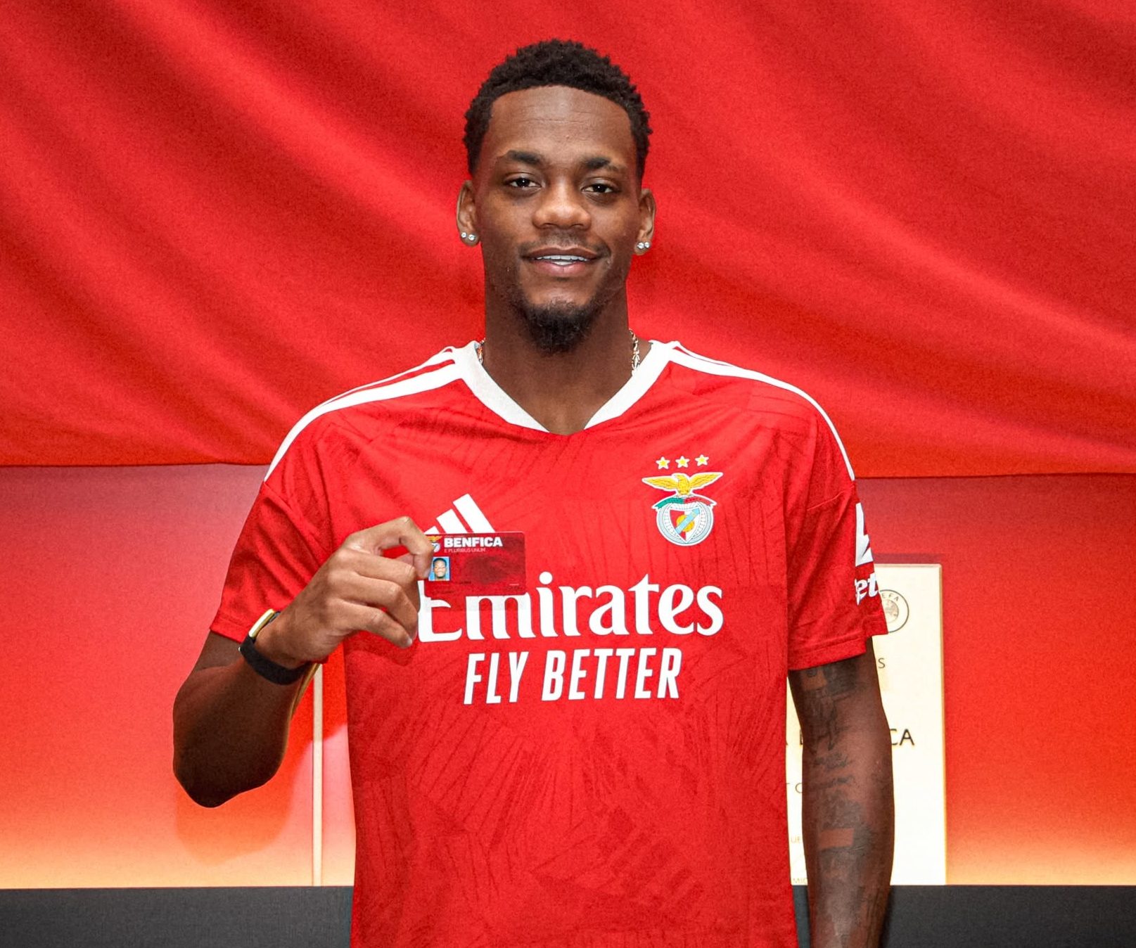Jhon Durán jogou com Cristiano Ronaldo e agora reforça o SL Benfica. Veja as fotos do ponta de lança encarnado