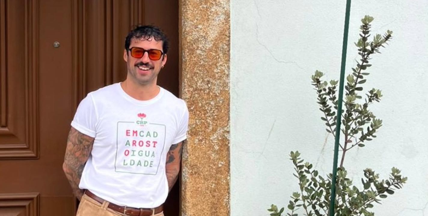 Diogo Faro tem novo espetáculo de stand-up (e promete falar de sexo, IA e polémicas). Saiba quanto custam os bilhetes