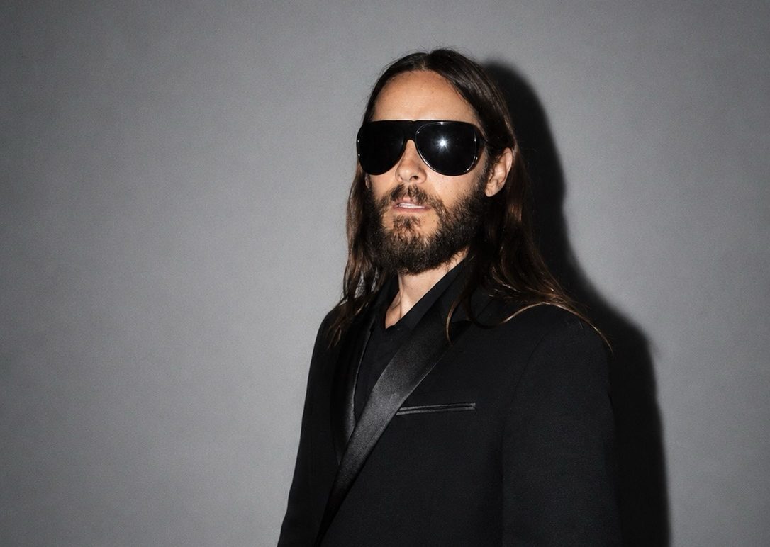 Jared Leto acusado de abuso e conduta sexual imprópria por várias mulheres em documentário. Saiba tudo