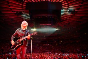 Jon Bon Jovi interrompe concerto no Madison Square Garden e não regressa ao palco. Saiba o que aconteceu