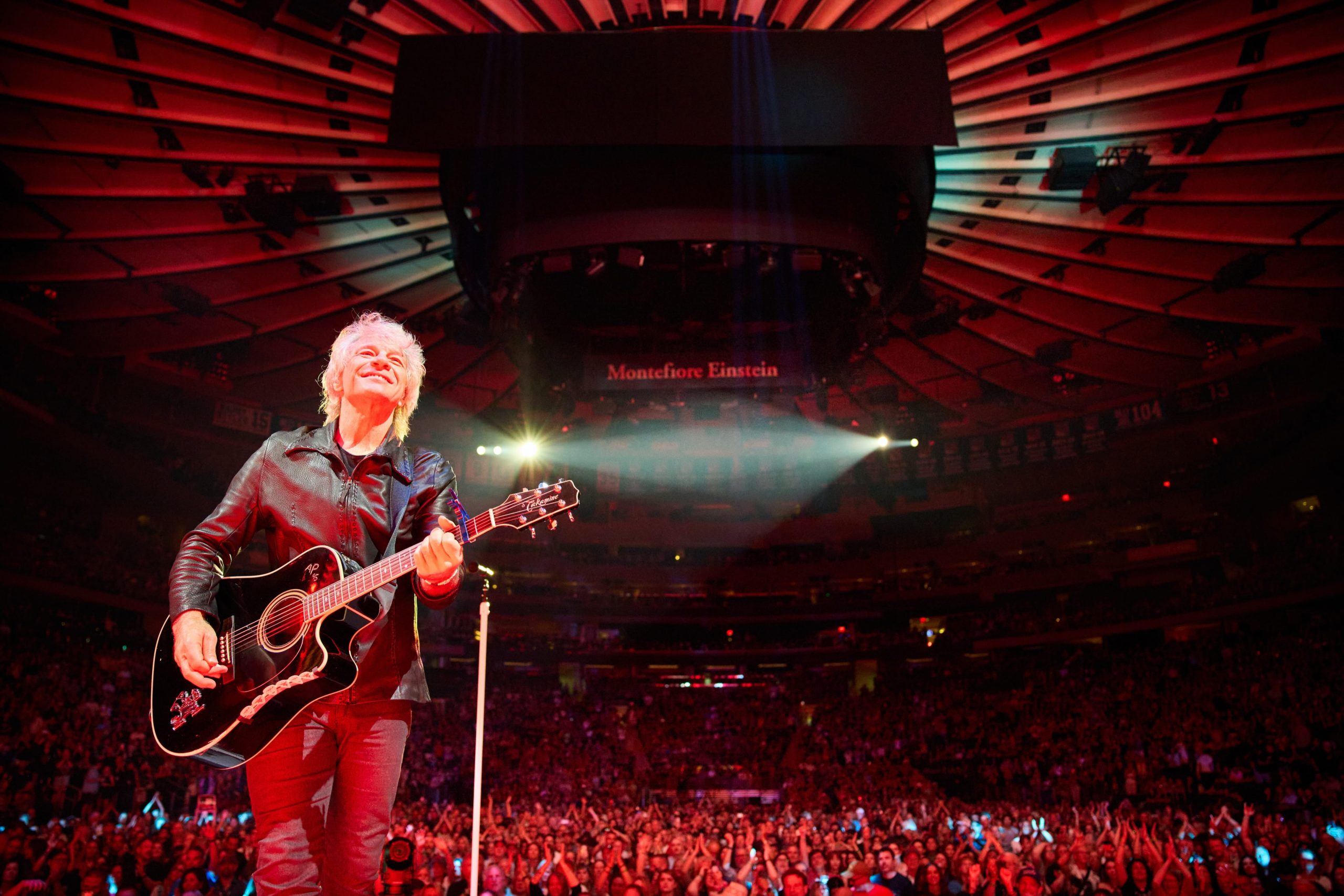 Jon Bon Jovi interrompe concerto no Madison Square Garden e não regressa ao palco. Saiba o que aconteceu