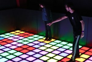 Level Arena. Está a chegar a Lisboa um novo spot com karts de realidade aumentada, game shows e muito mais