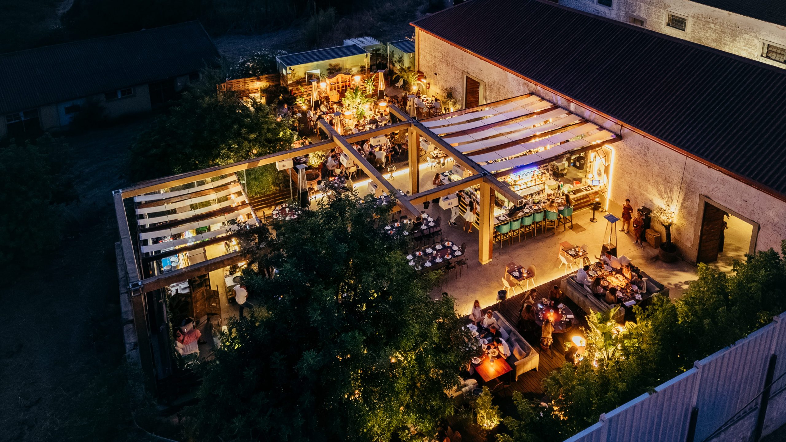 O Praia na Villa está de volta. Há sunsets, DJs, boa comida e festas até de madrugada no Algarve