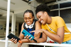 Alunos até ao 9.º ano vão deixar de poder usar telemóveis na escola. Saiba quando começam as novas regras