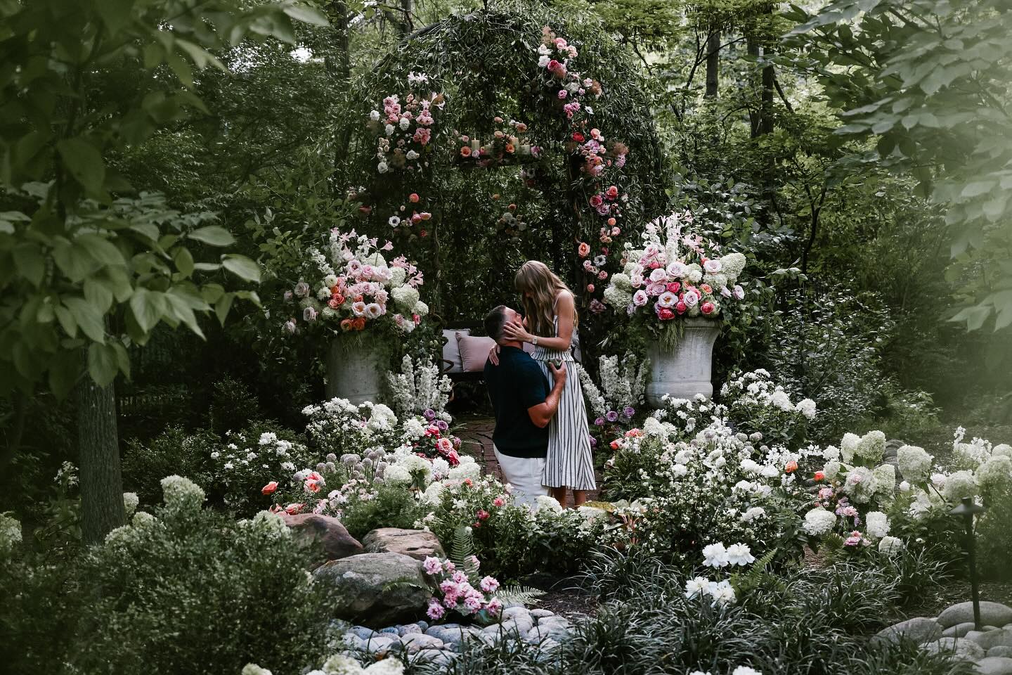 “Foi bastante humilhante”. Casamento de Taylor Swift e Travis Kelce marcado por experiências bizarras dos convidados