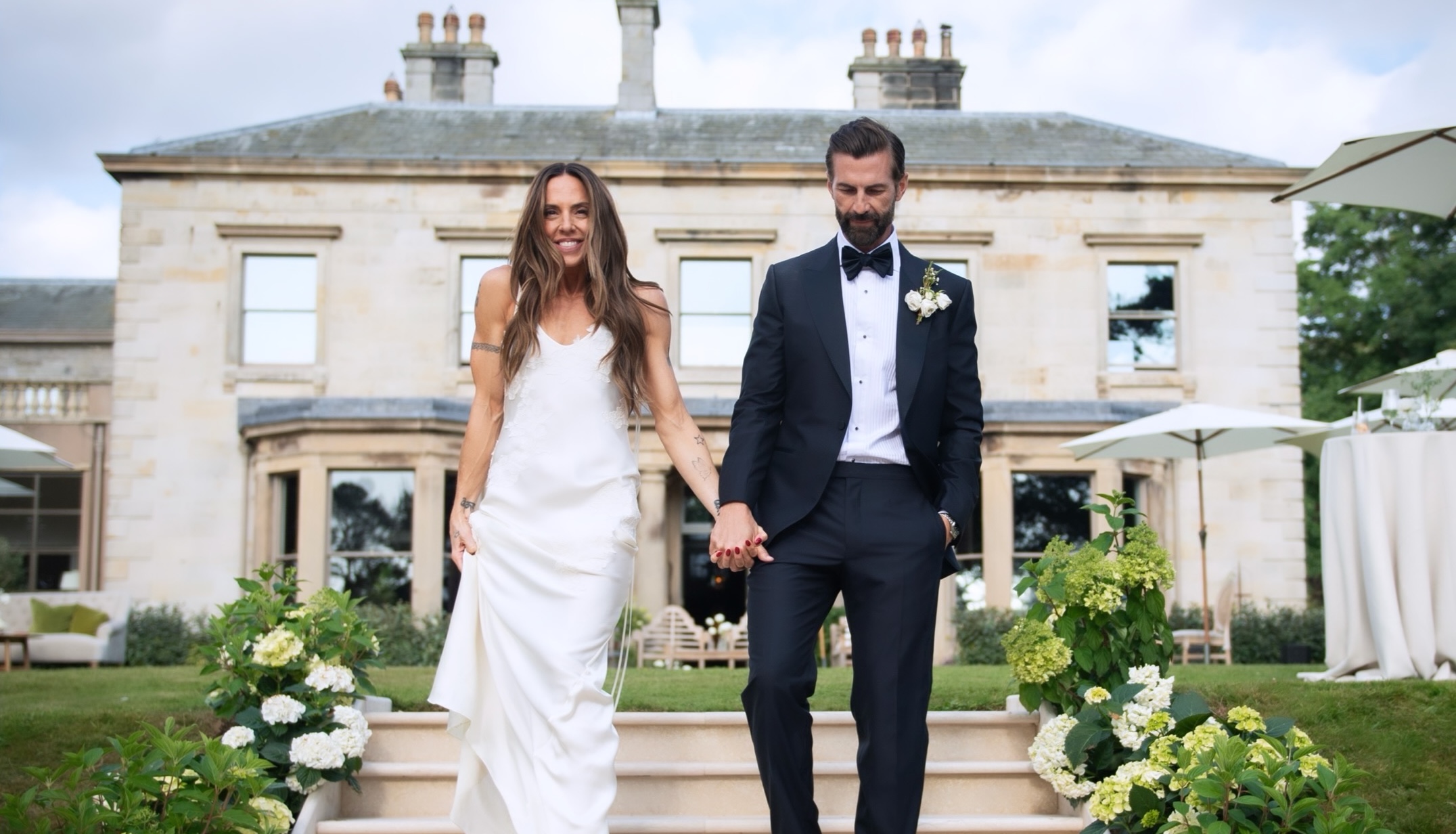 Mel C já é uma mulher casada e teve ajuda de Victoria Beckham para o grande dia. Veja as fotos da cerimónia