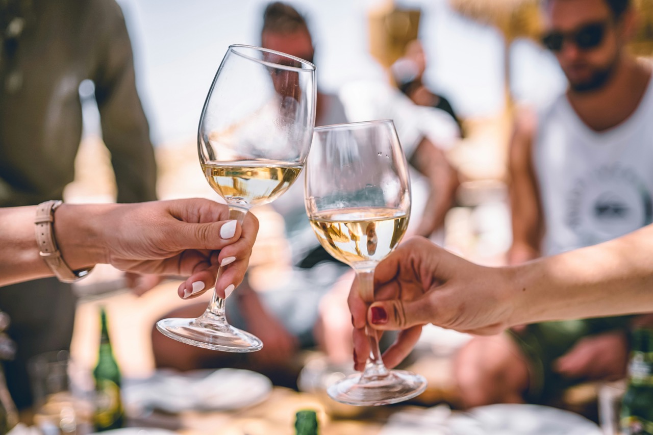 Esta nova referência do Douro promete ser a maior aliada nos dias de grande calor (e custa menos de 10€)