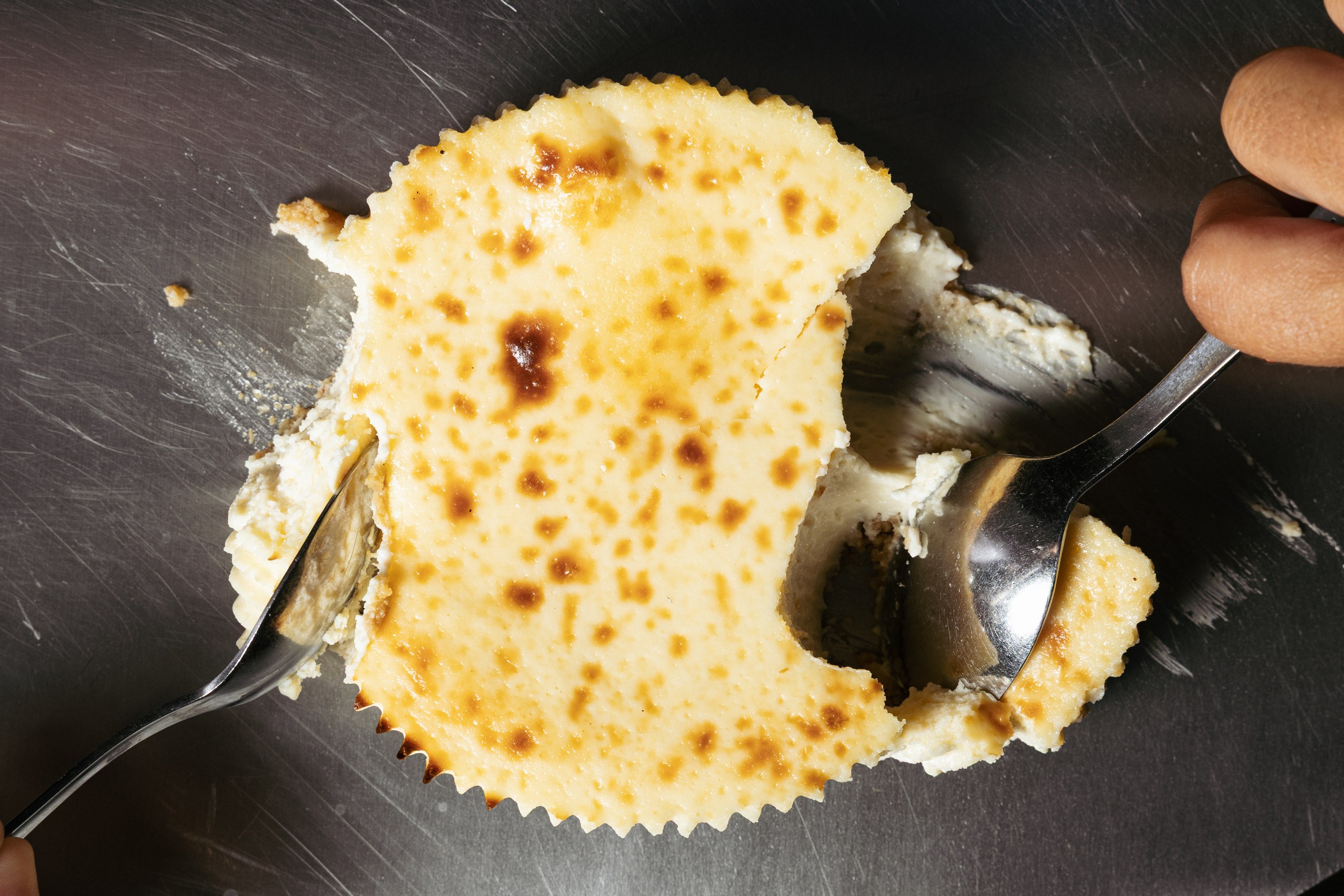 Crocante por fora e cremosa por dentro. Street Smash estreia-se nas sobremesas com uma tarte de queijo gulosa