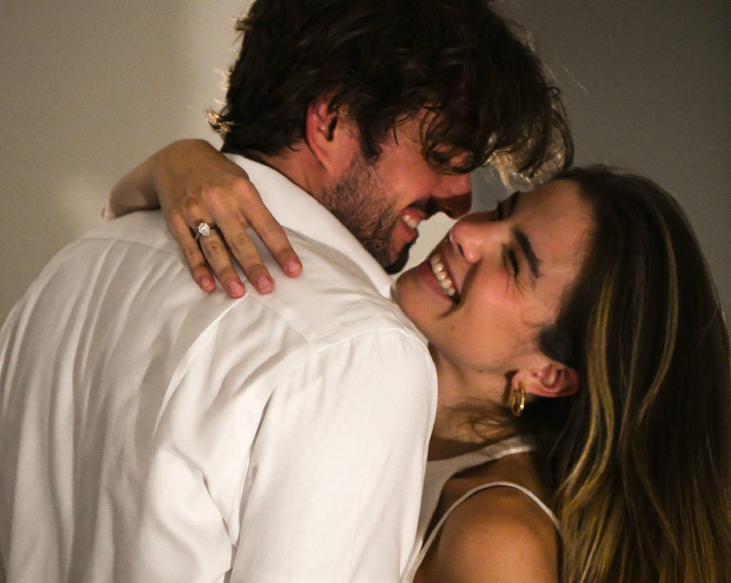 Marido de cantora Giulia Be na mira da justiça russa. Conor Kennedy arrisca até 10 anos de prisão