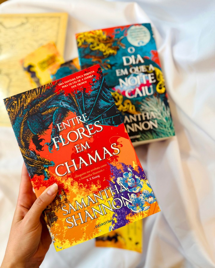 “Entre Flores em Chamas”. Este é o novo livro que os fãs de “Guerra dos Tronos” vão querer ler este verão