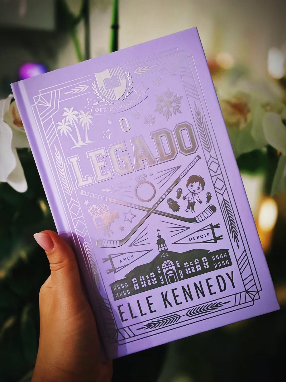 Atenção, fãs de “Off Campus”. Último livro da edição de colecionador da saga de sucesso já está disponível