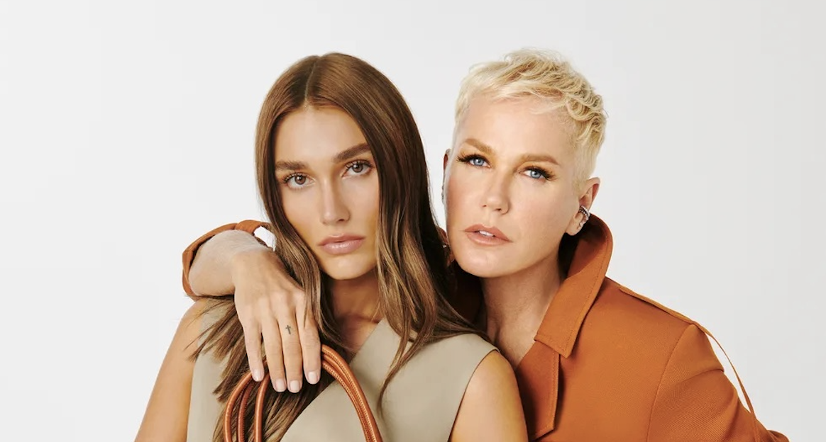 Já não é só “a filha de Xuxa”. Sasha Meneghel é designer e um ícone de estilo brasileiro (e estes 22 looks provam-no)