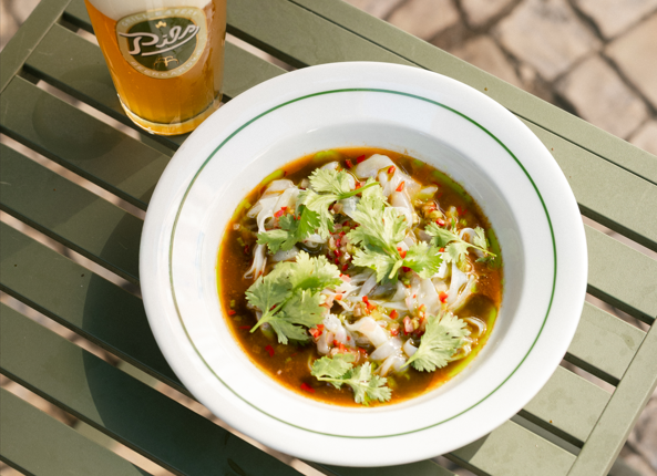O novo menu de verão do Pils aposta nos sabores da grelha e na sustentabilidade (e há quase 100 cervejas para beber)