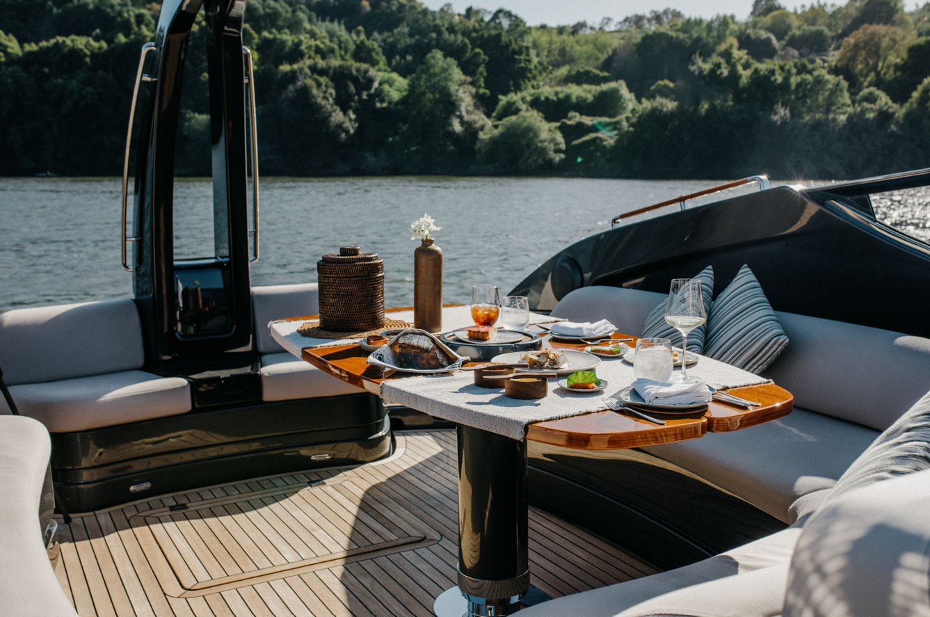 Os sabores do Cozinha das Flores vão viajar a bordo de um barco no rio Douro. Saiba o que pode comer e quanto custa