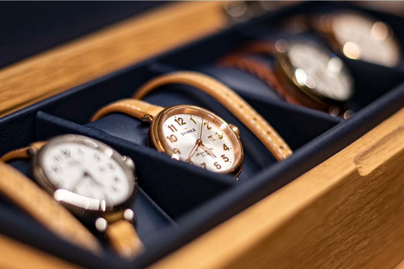 Swatch tem novos relógios para brilhar em qualquer ocasião (e vai querer ter um)