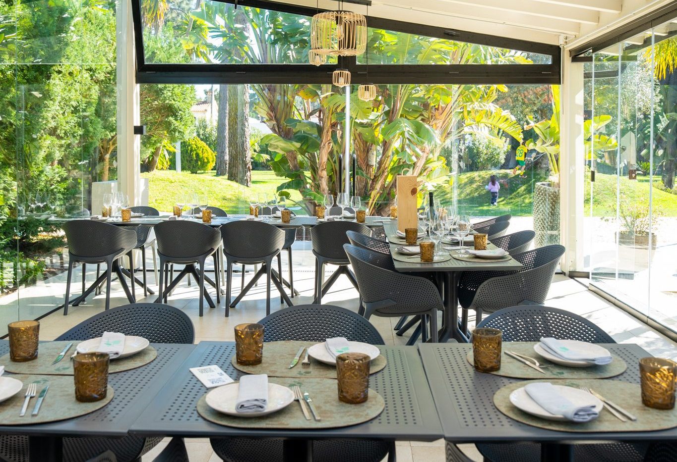 Diga adeus ao verão no Retasco Aroeira com ostras, wagyu, vinho e roda de samba. Saiba tudo