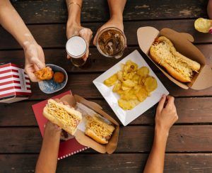 Santini com “o melhor cachorro quente do mundo”, snacks gulosos e doces. Saiba tudo sobre o novo conceito