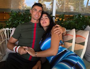 Georgina Rodríguez desabafa sobre críticas ao corpo e partilha palavras de CR7. “Tu não vives da tua imagem”