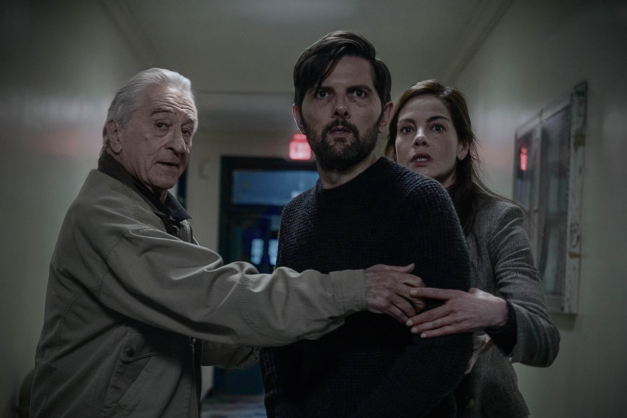 Este thriller da Netflix tem Robert De Niro, um rapaz desaparecido e um assassino. Tudo sobre “O Homem dos Sussurros”