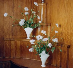 A nova coleção da Zara Home é perfeita para os amantes de flores. Espreite 21 peças que vai querer ter em casa
