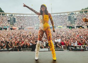 Depois de Virginia Fonseca, Anitta pode ser a nova rainha da bateria da Grande Rio no Carnaval. Veja as fotos da cantora