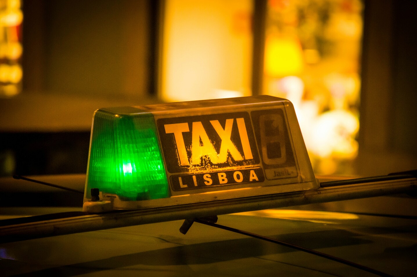 Táxis vão poder funcionar como Uber e Bolt a partir de setembro. Saiba o que vai mudar