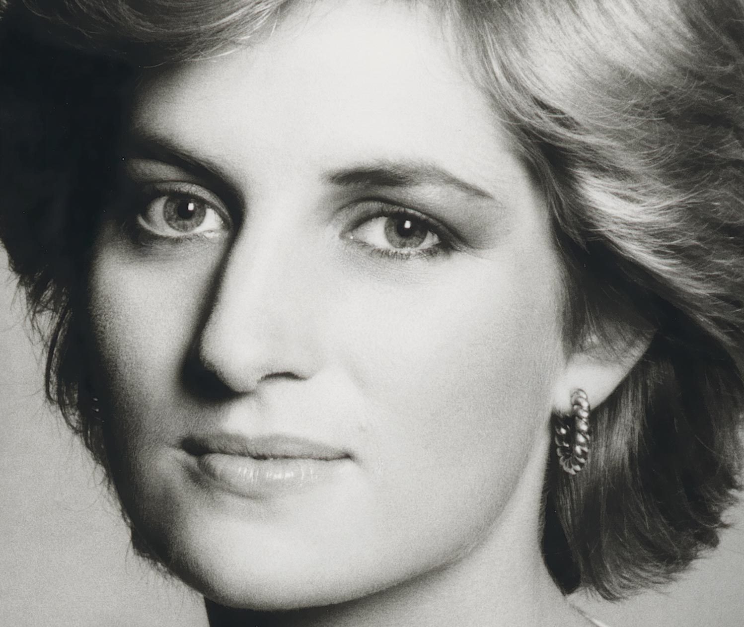 Irmão de Princesa Diana lança livro para “contar a verdade” quase 30 anos após a morte fatídica de Lady Di em Paris